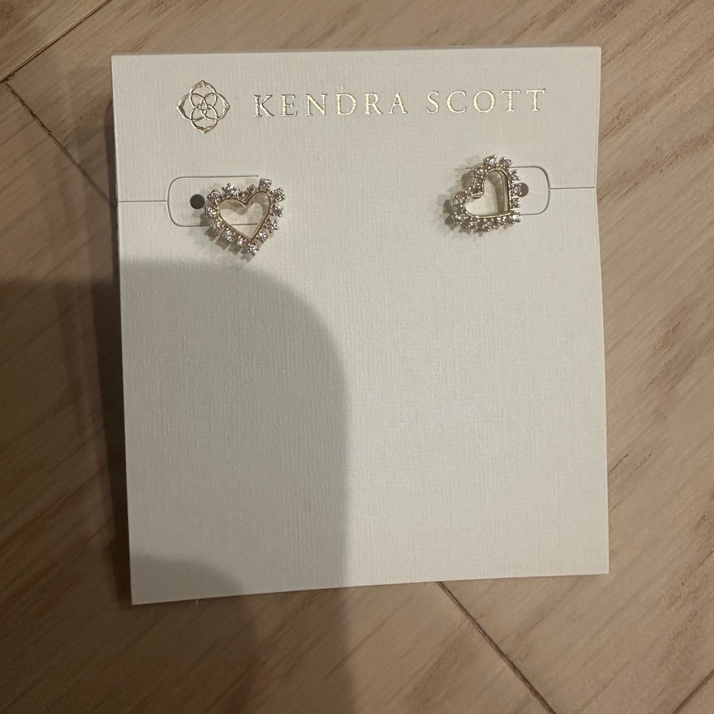 Kendra Scott Gold Heart Earrings